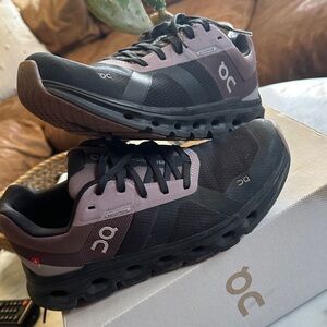 On Cloud “Cloudvista” Black and Purple Athletic Shoes